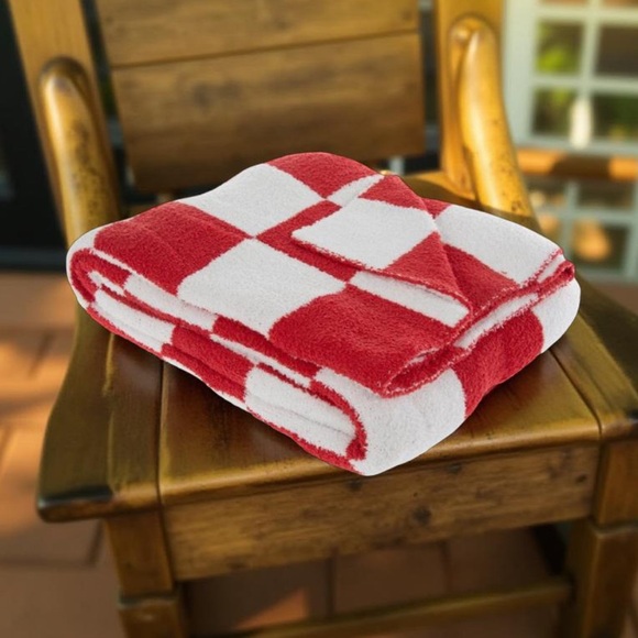 Blanket Red & White Checkerboard Throw
Blanket Cozy Blankets 50” x 60” NEW - Picture 4 of 16